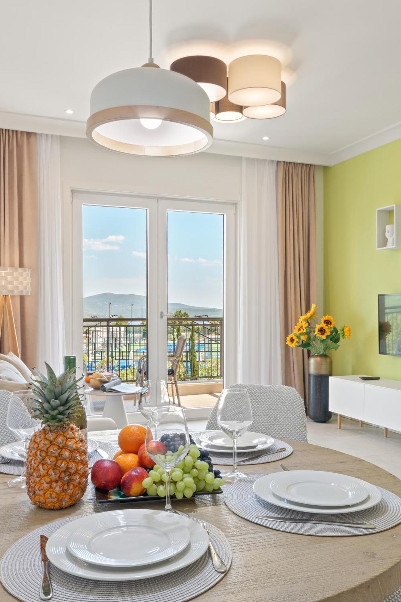 טיווט Lustica Apartments Central מראה חיצוני תמונה
