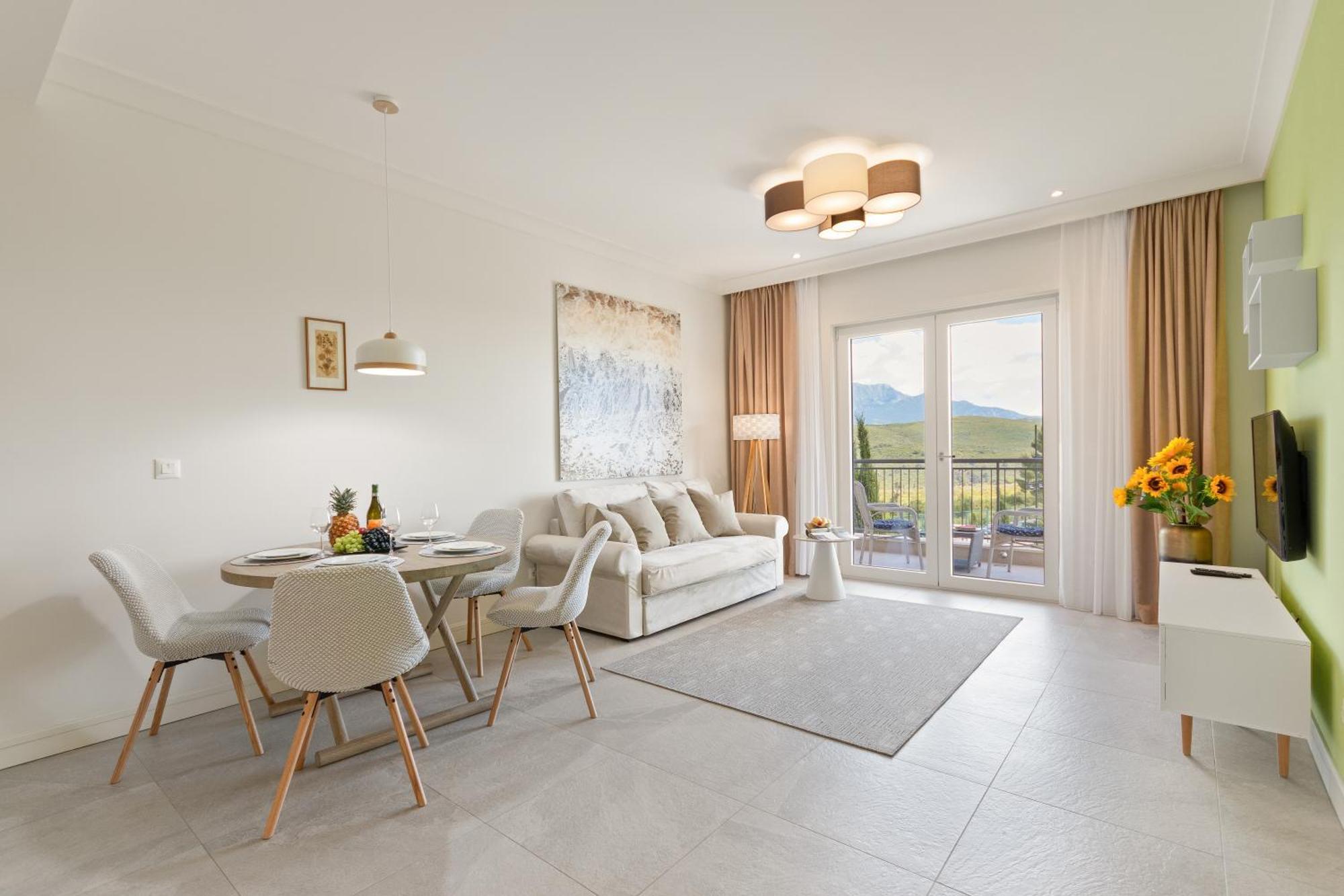 טיווט Lustica Apartments Central מראה חיצוני תמונה